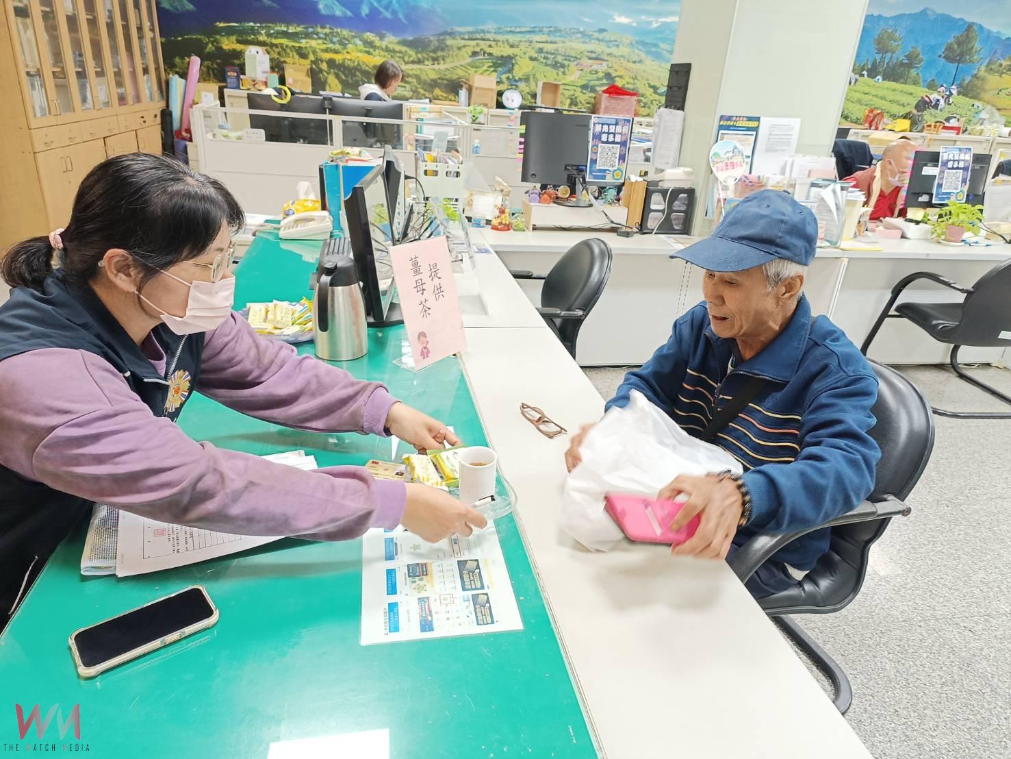 南投縣榮民服務處貼心備暖飲　熱薑茶暖胃更暖心 - https://www.watchmedia01.com