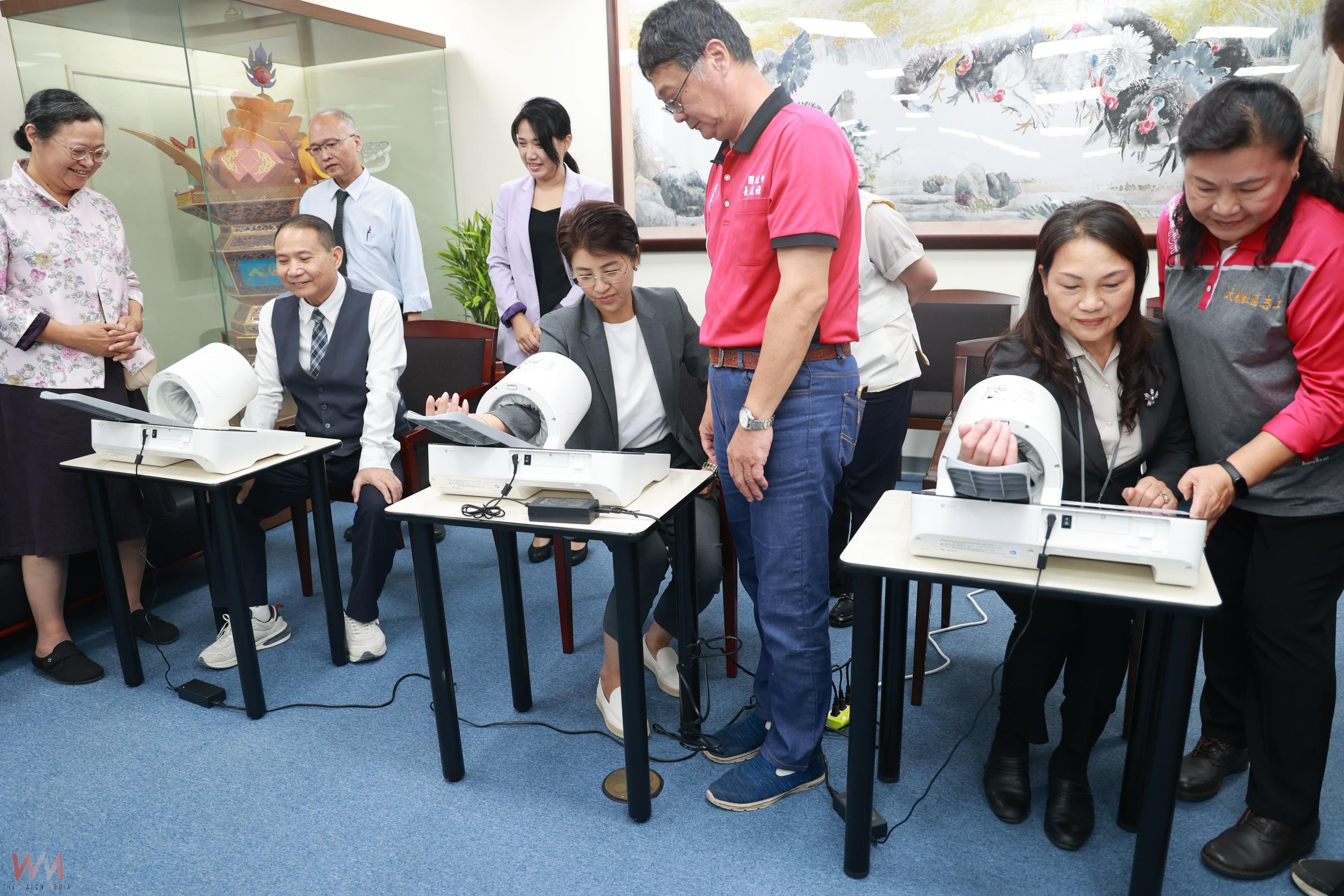 維瓦第捐贈血壓計 許淑華縣長頒感謝狀 - https://www.watchmedia01.com