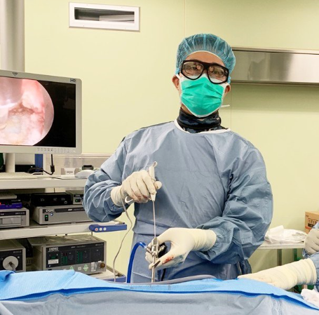 「脊椎鄰近節病變」走不到100公尺!聯新國際醫院1招讓她回歸日常生活 術中照片 0